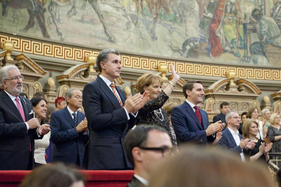 25 octombrie 2013, Concert Regal Ateneul Roman in beneficiul Programului Tinere Talente, sustinut de Fundaţia Principesa Margareta a Romaniei , DentalMed Sponsor Eveniment
